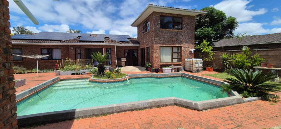 6 Bedroom Property for Sale in Brymore Eastern Cape